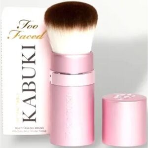 Too Faced Retractable Kabuki Multi‑Tasking Brush